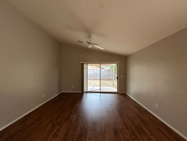 Building Photo - 5092 W Buffalo St, Chandler, AZ