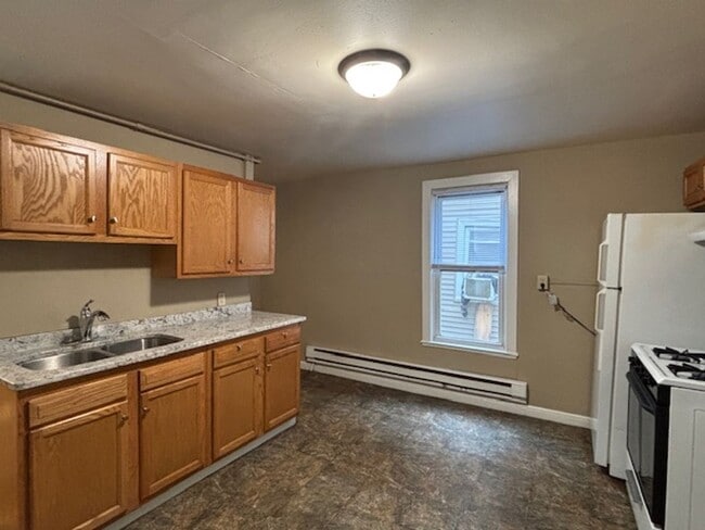 Building Photo - 1221 Galtier St