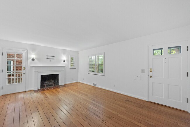 Building Photo - 3216 Grischy Ln