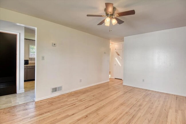 Building Photo - Beautiful 3bed/2 bath home in the heart of Shadle Park - coming soon