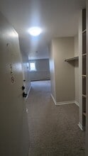 Building Photo - 47 Forest St
