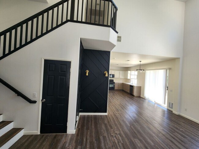 Building Photo - 1340 Goldeneagle Dr
