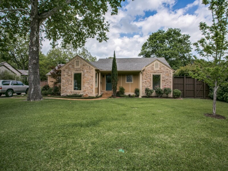 Primary Photo - 1420 San Saba Dr