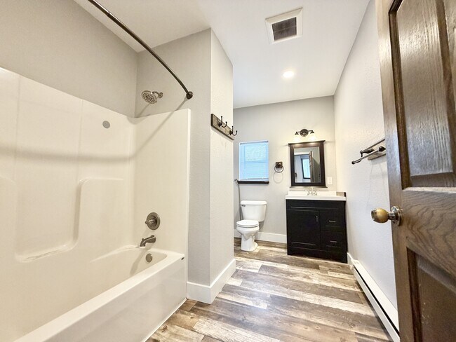 Foto del edificio - 710-712 S Ringold St