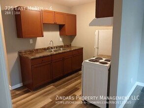 Building Photo - 725 McNeil