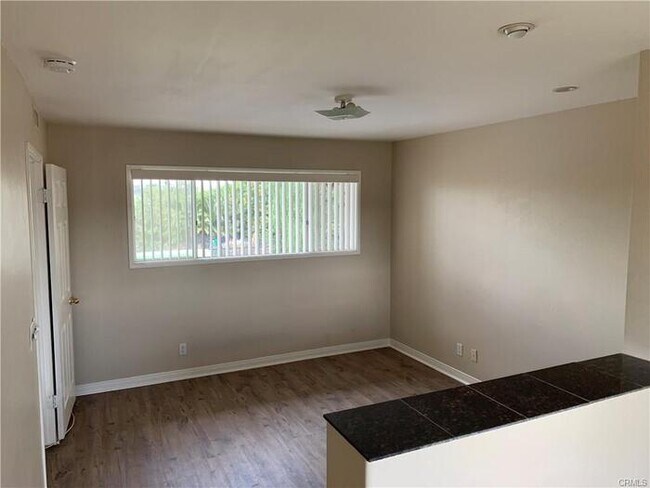 Foto del edificio - 10755 Magnolia Ave