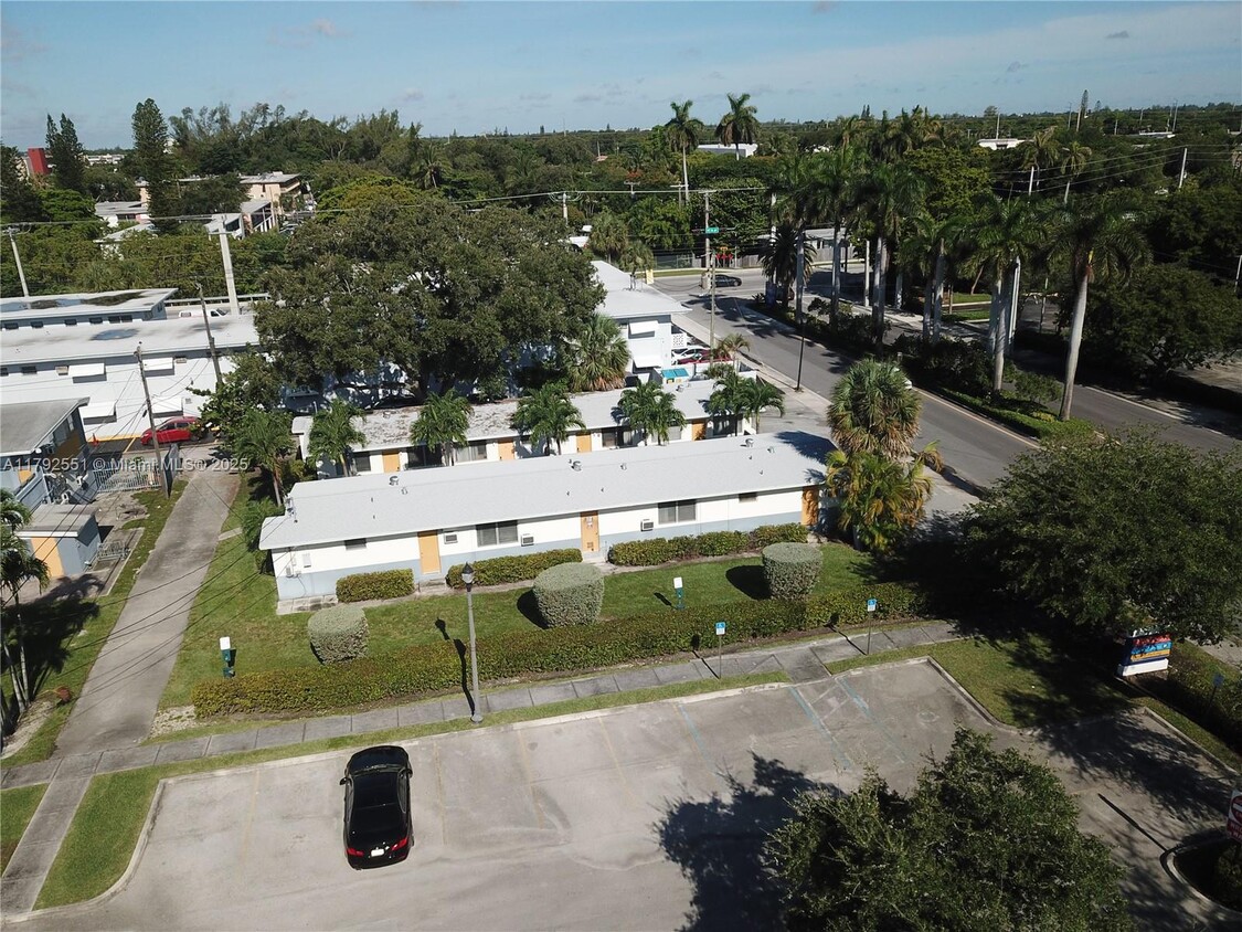 Foto principal - 1640 NE 127th St