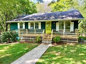 Building Photo - 211 Melody Cir