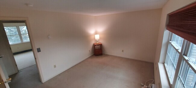 Building Photo - 38 Crystal Ln