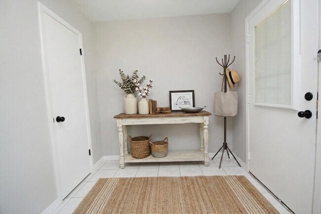 Foto del edificio - 22831 John Rolfe Ln