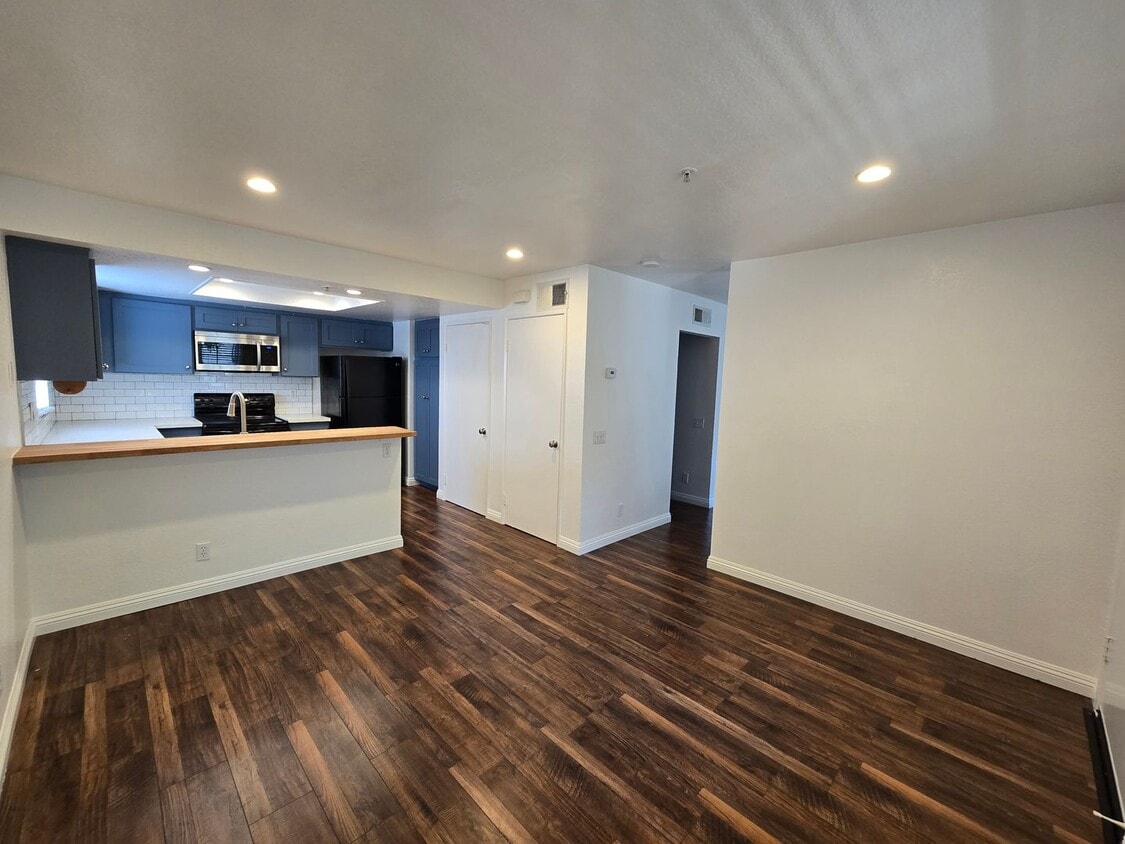 Primary Photo - Upgraded 1 bed/ 1 bath Condo in East Orang...