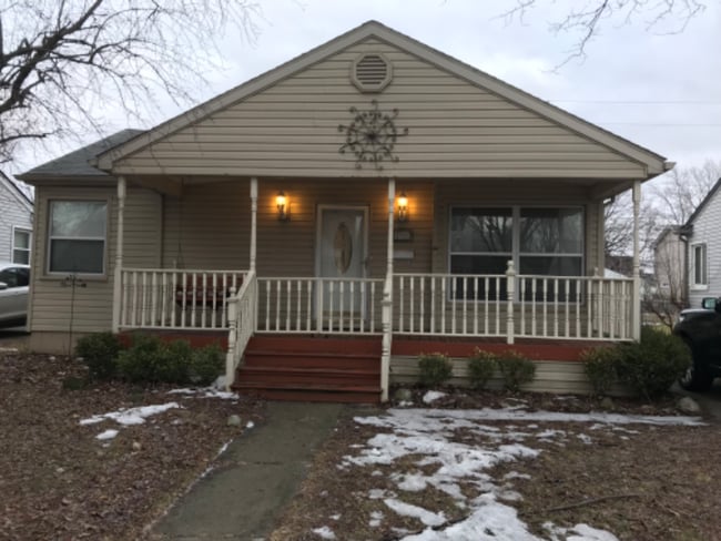 2326 Barrett Ave