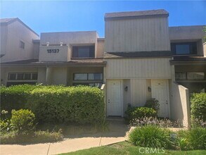 Building Photo - 15137 Magnolia Blvd