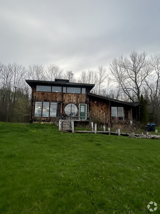 Building Photo - 39 Phelps Ln