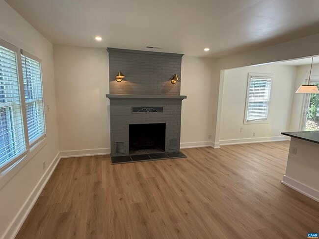 Building Photo - 106 Perry Dr
