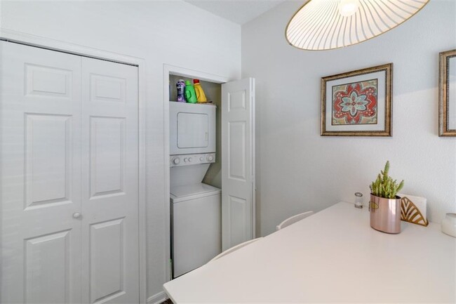 Building Photo - 2710 Nueces St