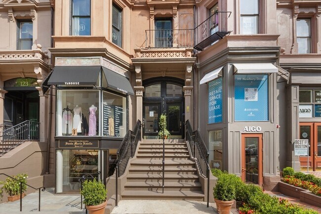 Foto del edificio - 121 Newbury St