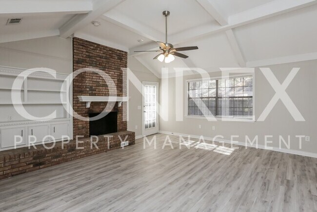 Building Photo - Adorable 3 Bedroom