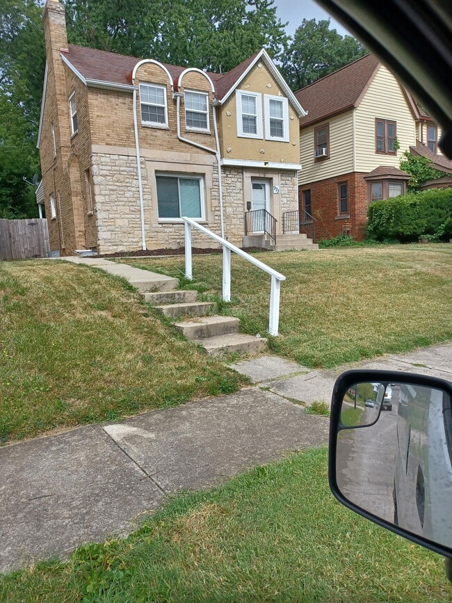 Foto del edificio - 973 Kelton Ave