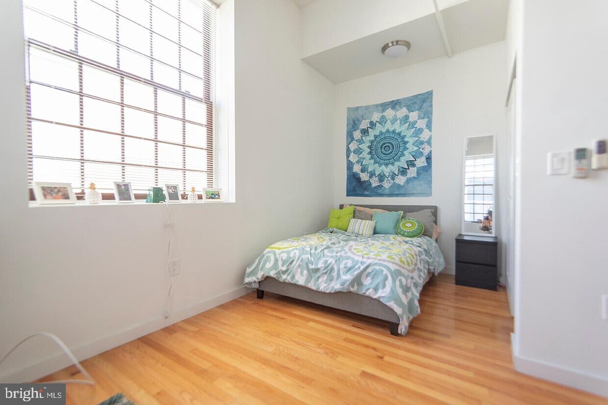 Foto principal - 4 Leverington Ave