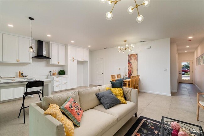 Foto del edificio - 18 Warbler Ave