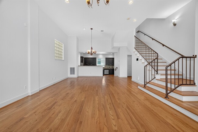 Foto del edificio - 5018 Lillian St