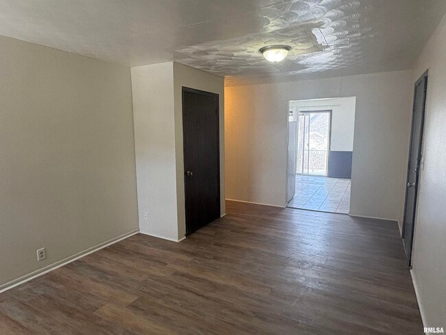 Building Photo - 2719 W Radan Ct