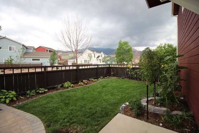 Foto del edificio - Beautiful 3bdrm 3bath home in Gold Hill Mesa