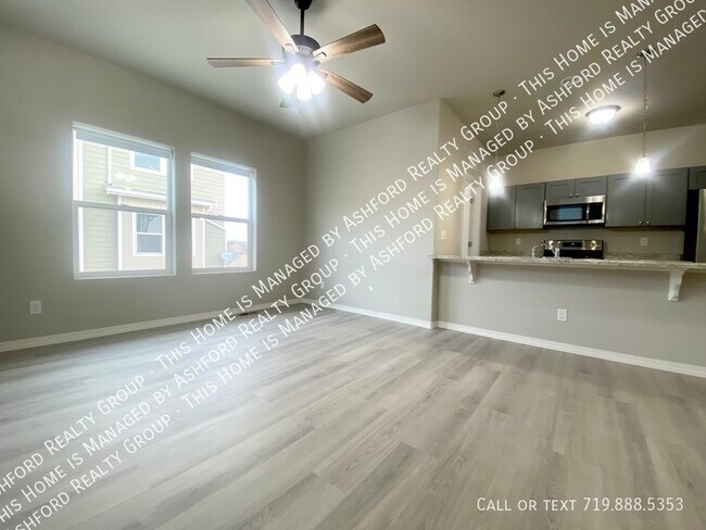Building Photo - 2025 Paddy Grove