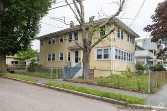 Building Photo - 70 Hobart St