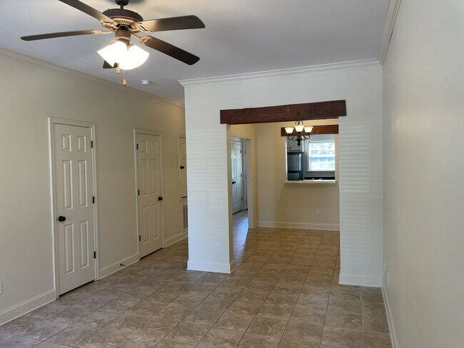 Foto del edificio - 2206 Anderson Rd