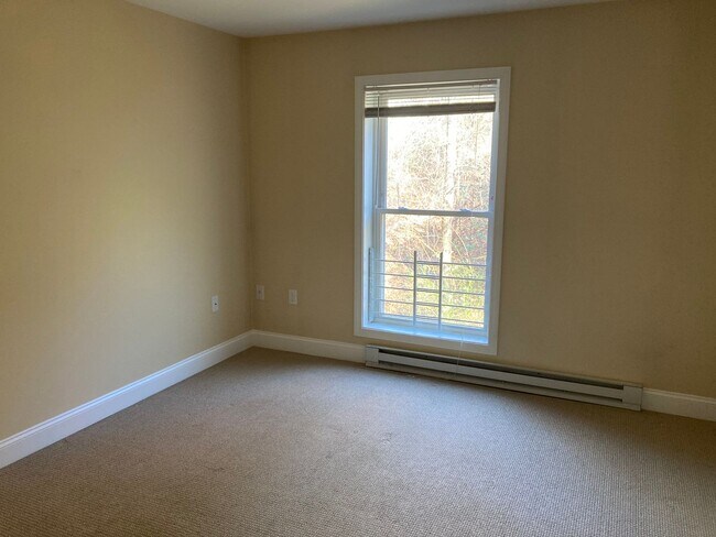 Foto del edificio - 92 Eastern Ave