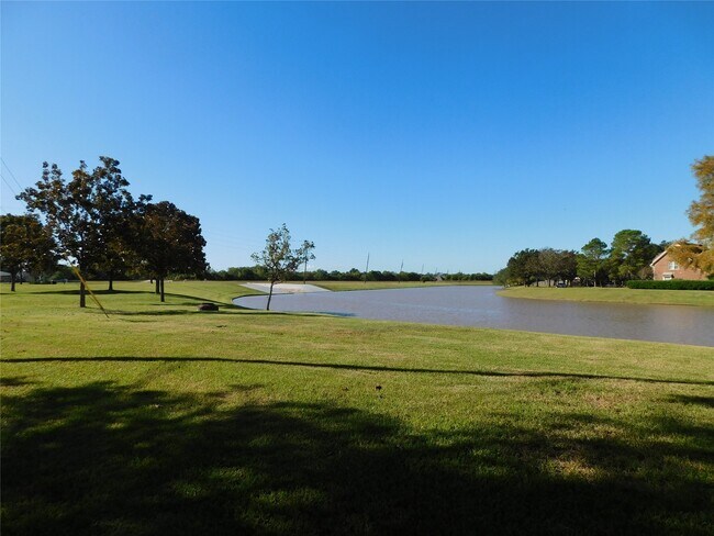 Foto del edificio - 3303 Rimrock Dr