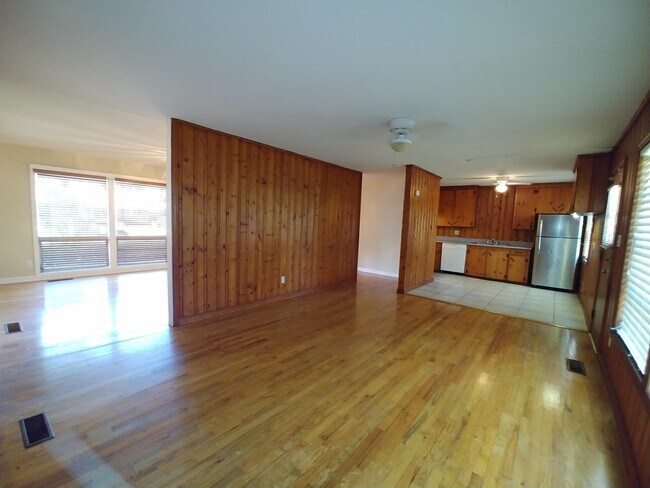 Foto del edificio - 1403 Gail Ave