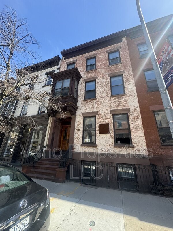 16 2nd St Unit 2R, Troy, NY 12180 Condo for Rent in Troy, NY