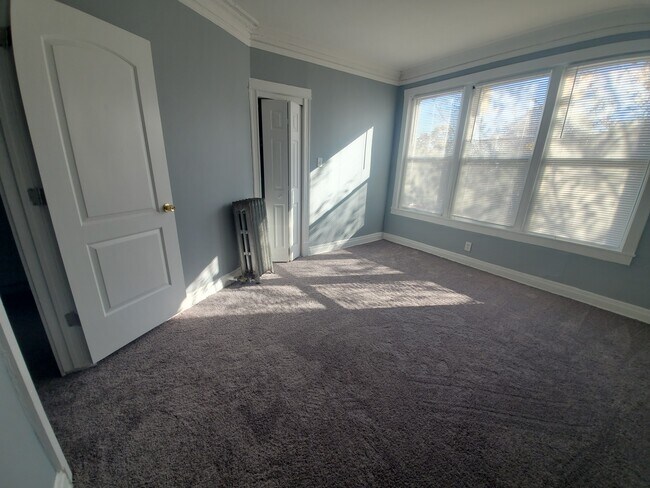Foto del edificio - 558 E 75th St