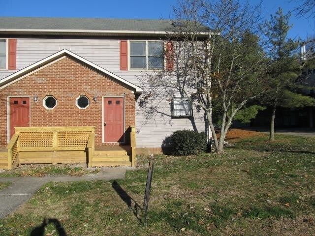 Primary Photo - 2201 Fort Harrods Dr