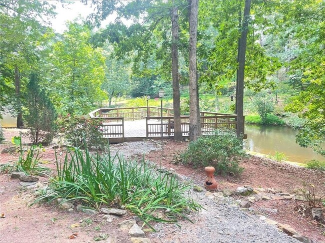 Building Photo - 5845 Shadewater Way