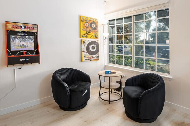 Foto del edificio - 12779 Calma Ct