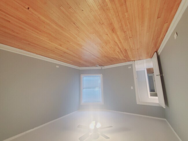 Building Photo - 7836 S Jeffery Blvd