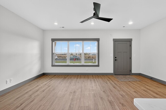 Building Photo - MUST SEE TOWNHOMES IN AMMON RIGHT OFF BEAC...