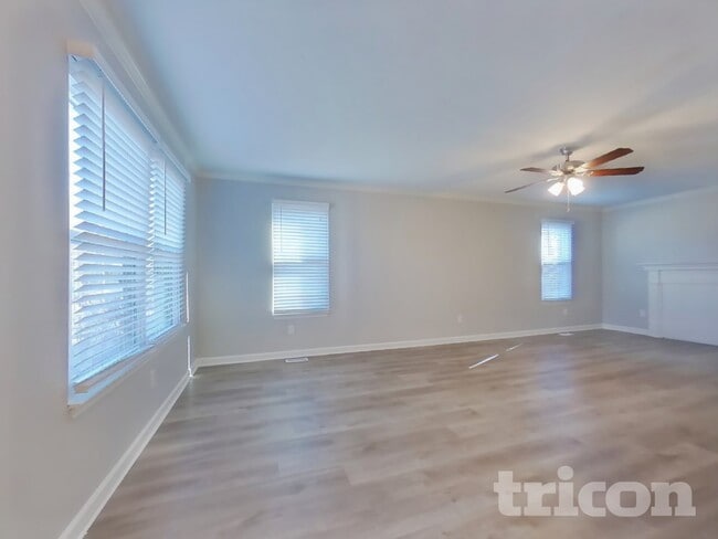 Building Photo - 2901 Westchester Ct