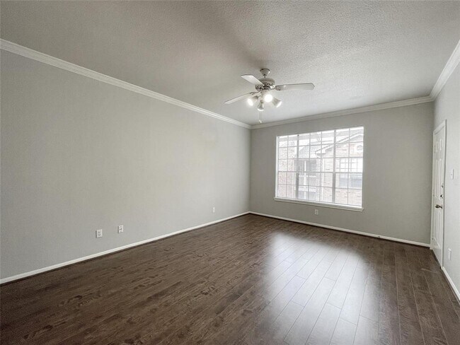 Foto del edificio - 2255 Braeswood Park Dr