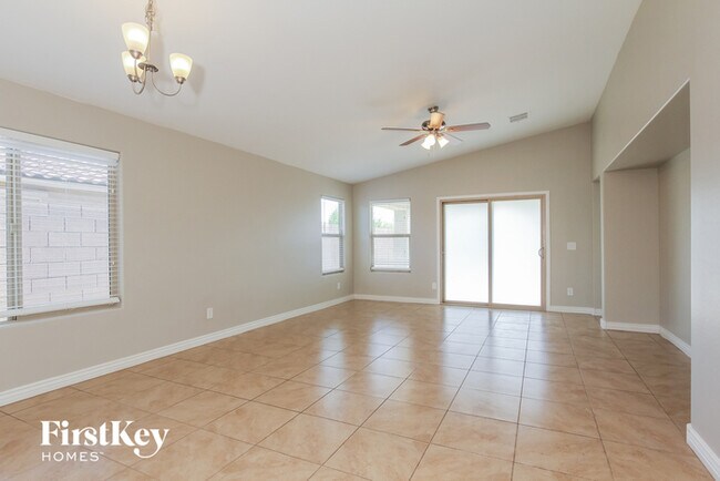 Foto del edificio - 18501 W Southgate Ave