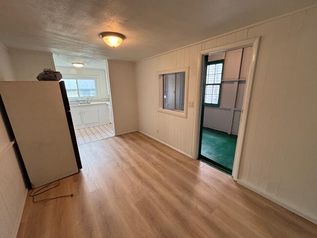Building Photo - 2317 7th Ave