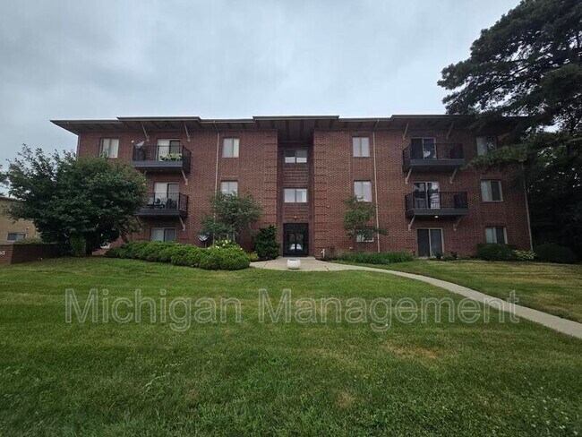 Foto del edificio - 2725 E Maple Rd