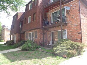 Building Photo - 9729 S Ridgeland Ave