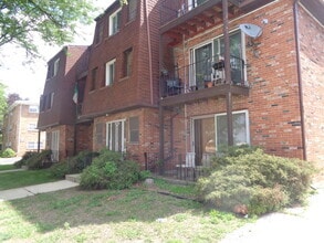 Building Photo - 9729 S Ridgeland Ave