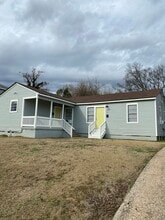 Building Photo - 1277 Estelle St