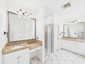 Building Photo - 5407 Lake Pl Dr